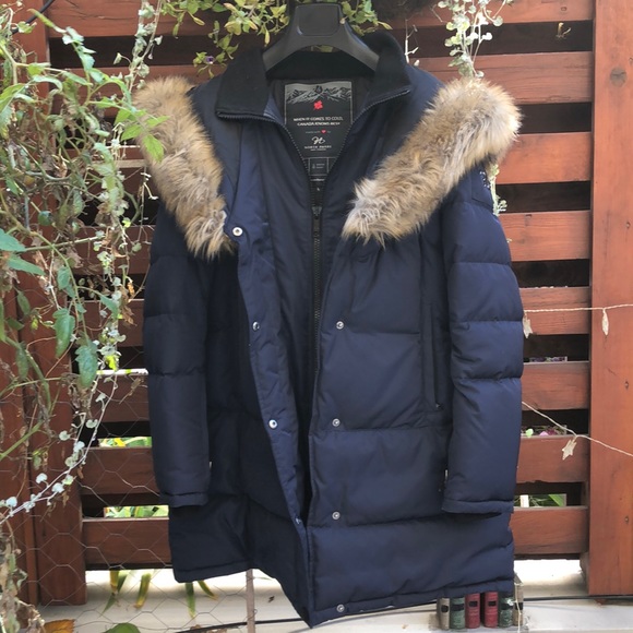 Authentic North Aware Black Women's Parka - Picture 3 of 5